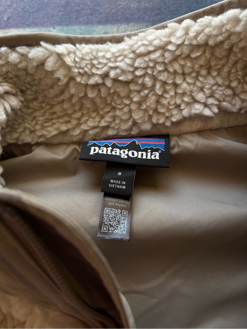 patagonia sherpa vest - Picture 2 of 2